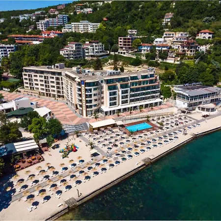 Royal Grand And Hotel
