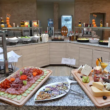 Royal Grand And Kavarna