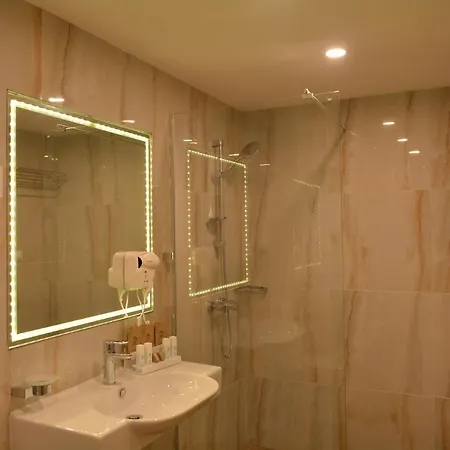 Royal Grand And Hotel 4*