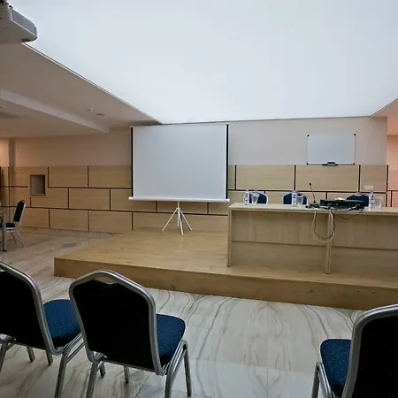 Hotel Royal Grand And Kavarna