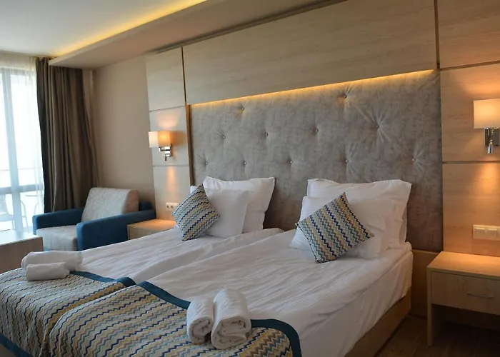 Royal Grand And 4* Kavarna