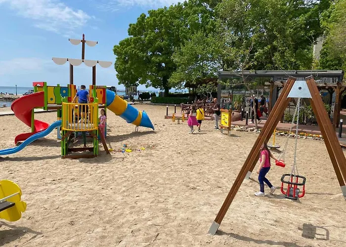 Royal Grand And Hotel 4*