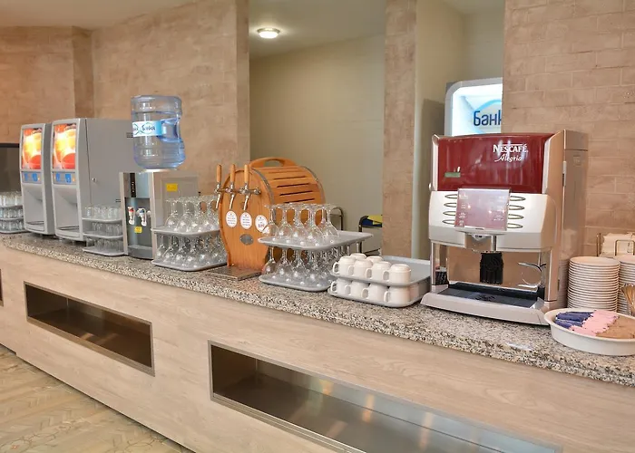 Royal Grand And Hotel