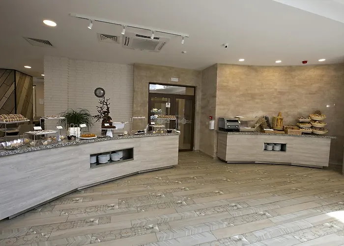 Royal Grand And Kavarna