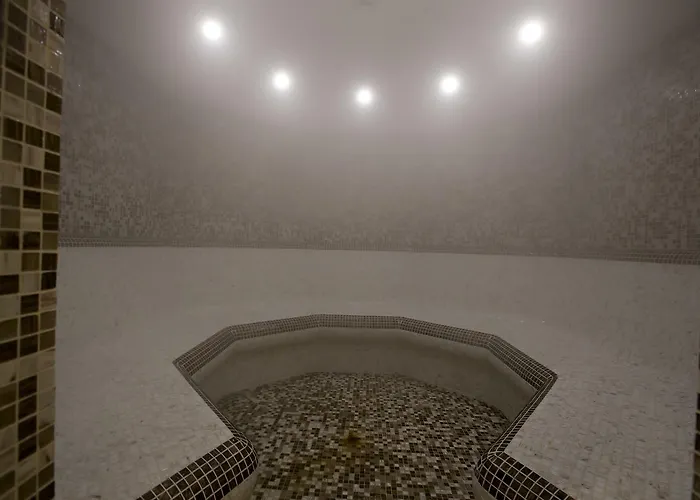 Hotel Royal Grand And 4*