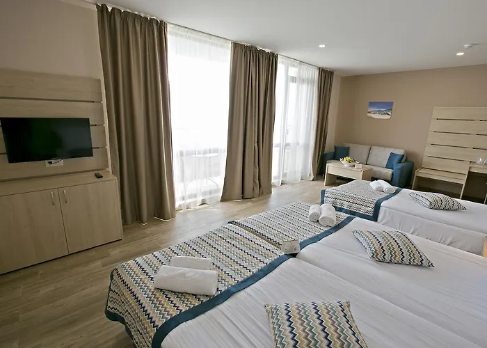 Royal Grand And Hotel 4*