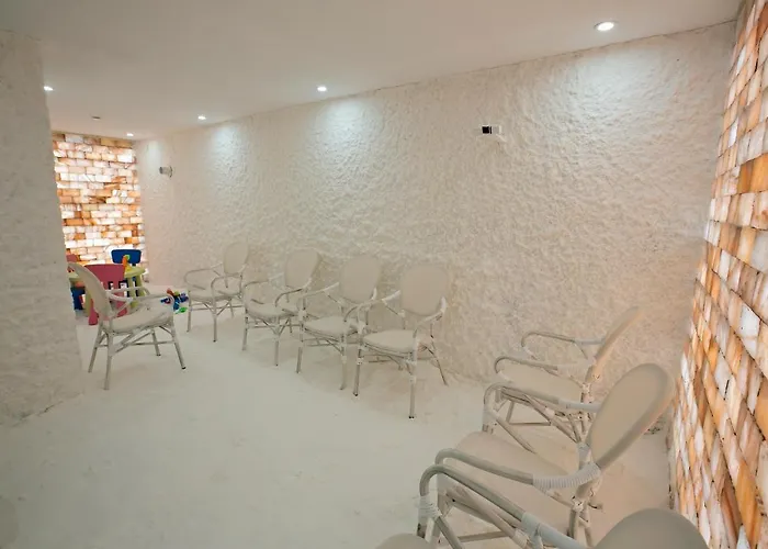 Royal Grand And Kavarna