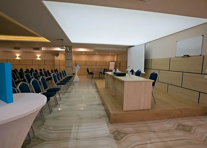 Hotel Royal Grand And Kavarna