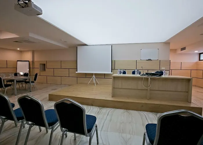 Hotel Royal Grand And Kavarna