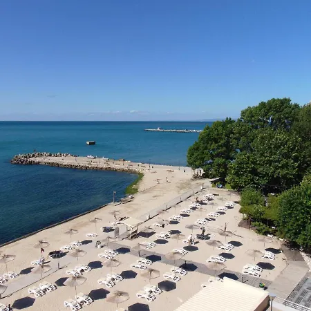 Royal Grand And Хотел