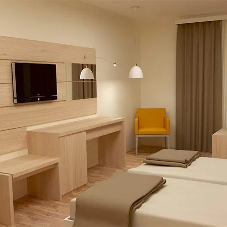 Royal Grand And Каварна