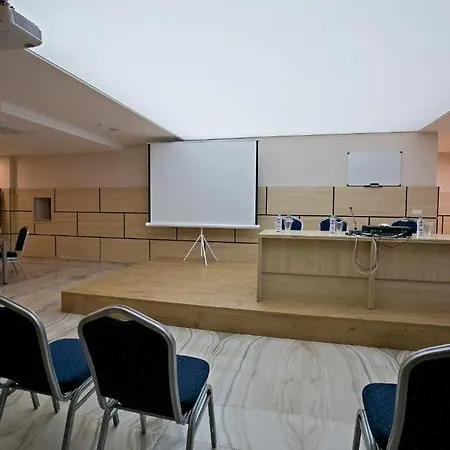 Хотел Royal Grand And