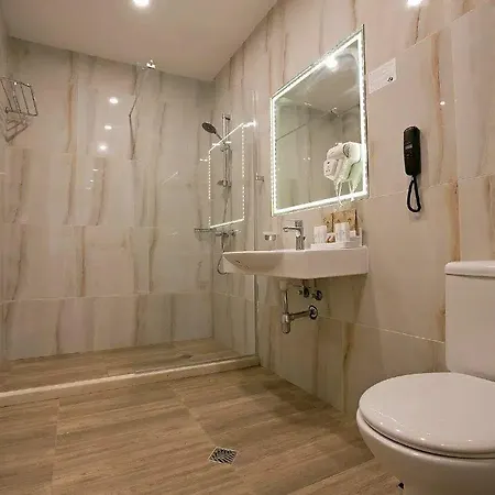 Royal Grand And Kavarna