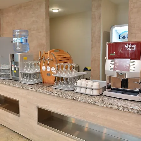 Royal Grand And Hotel