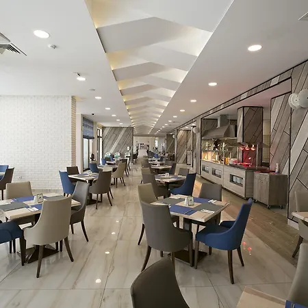 Hotel Royal Grand And