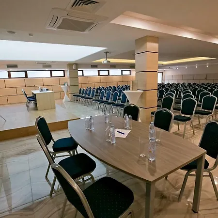 Royal Grand And Kavarna