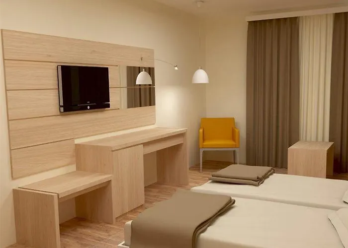 Royal Grand And Kavarna