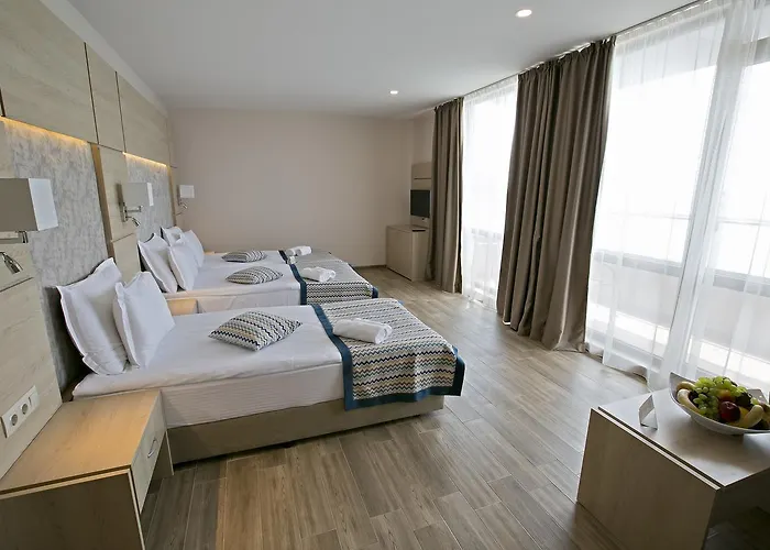 Royal Grand And 4* Cavarna